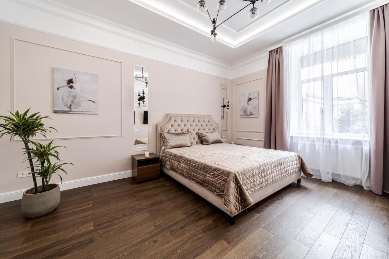 Neoclassic Apartment Lviv Exterior foto